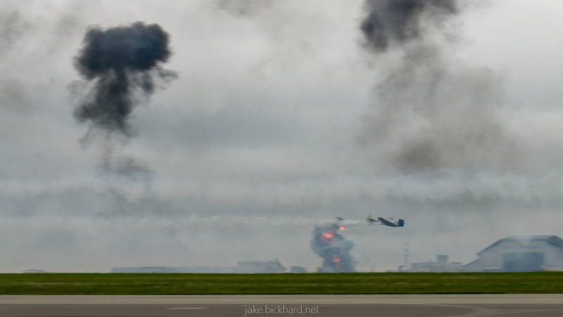 Illustration for article titled Airshow flying pics